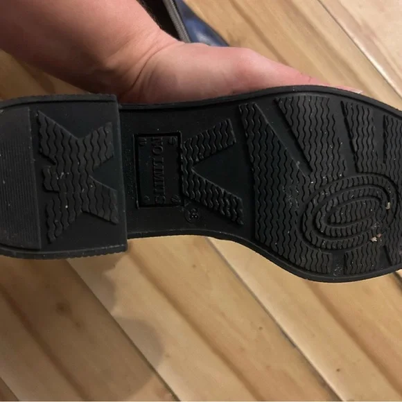 Authentic rubber spellout Fendi Women's Black Ankle Boots size 7 - Picture 4 of 5